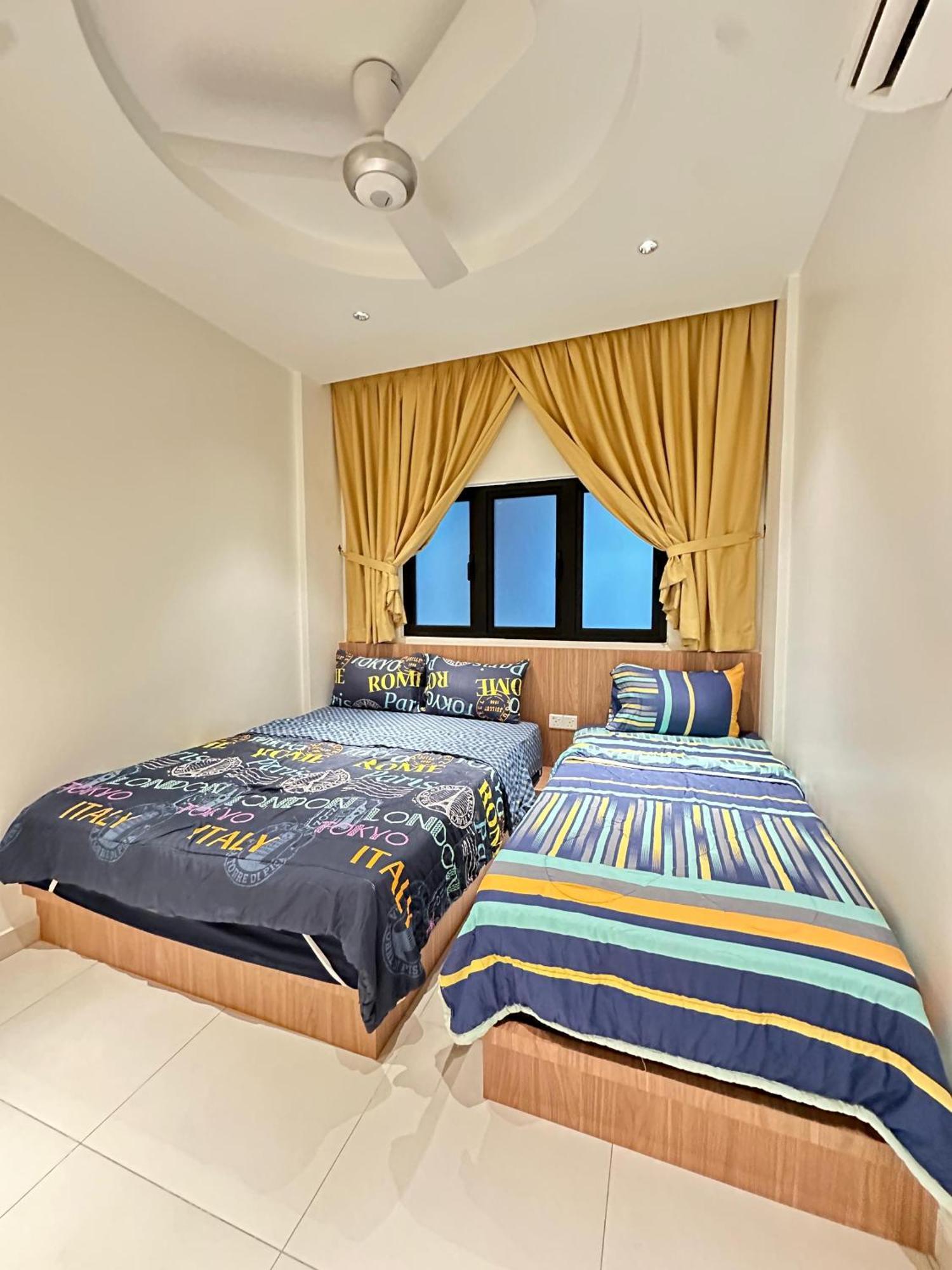 Newly Renovated Comfy Beachfront View At Seri Bulan Port Dickson Exteriör bild